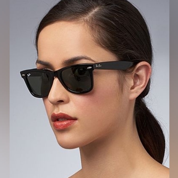 Model Display Ray-Ban Wayfarer Black RB2140 - Picture 15 of 16